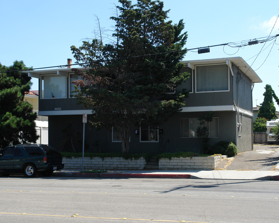 16692 Algonquin St in Huntington Beach, CA - Building Photo