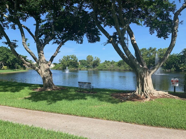 950 Lavers Cir-Unit -F309 in Delray Beach, FL - Building Photo - Building Photo