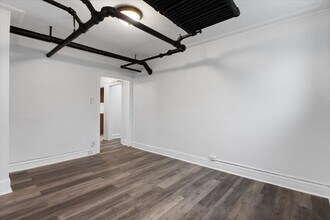 1224 W Victoria St, Unit G in Chicago, IL - Building Photo - Building Photo