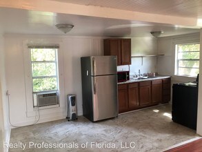 357 W Minneola Ave in Clermont, FL - Building Photo - Building Photo