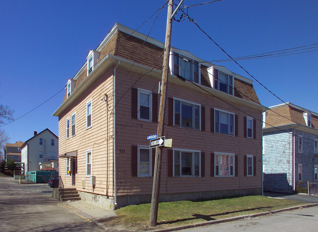 229 Tripp St in Fall River, MA - Building Photo - Building Photo