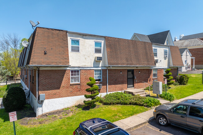 Chestnut Hill Condominiums in Souderton, PA - Building Photo - Building Photo