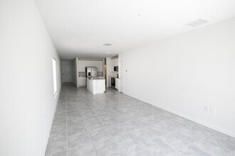 2177 Aquifer Ln in Davenport, FL - Building Photo - Building Photo