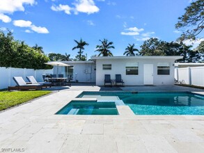 1279 10th Ave N in Naples, FL - Building Photo - Building Photo