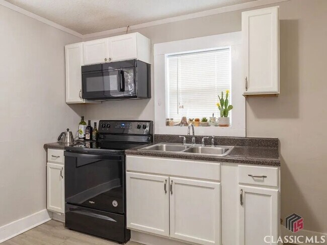 90 M.L.K. Jr Dr-Unit -B in Winder, GA - Building Photo - Building Photo