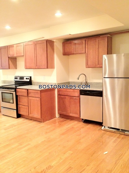 41 Park Dr in Boston, MA - Building Photo
