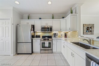 3047 Horizon Ln in Naples, FL - Building Photo - Building Photo
