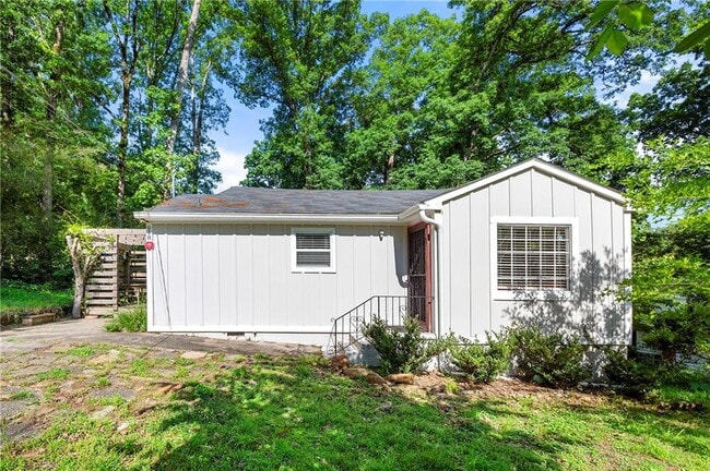 property at 948 Margaret Pl NW