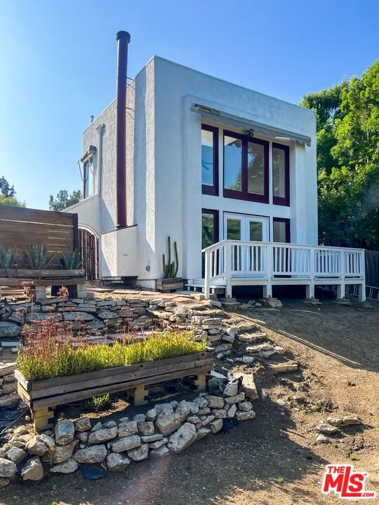 property at 844 Maltman Ave