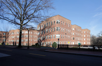 Q Street Apartments in Washington, DC - Building Photo - Building Photo