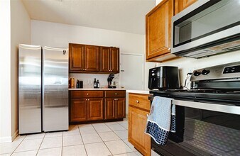 4815 Pond Ridge Dr in Riverview, FL - Building Photo - Building Photo