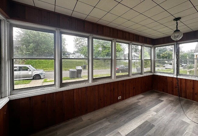 229 E Fairview Ave in South Bend, IN - Building Photo - Building Photo