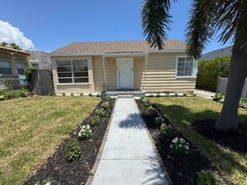 517 45th St in West Palm Beach, FL - Building Photo