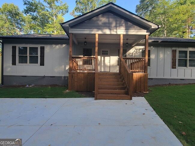 402 Loblolly Ridge in Locust Grove, GA - Building Photo - Building Photo