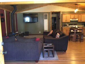 524 Wanita Ln in Big Bear Lake, CA - Building Photo - Building Photo