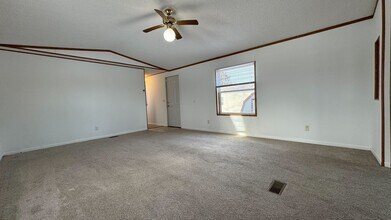 2004 Falcon Terrace NW in Stewartville, MN - Foto de edificio - Building Photo