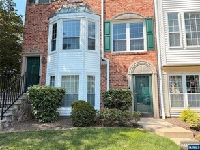 744 Pepperidge Rd in Mahwah, NJ - Building Photo - Building Photo