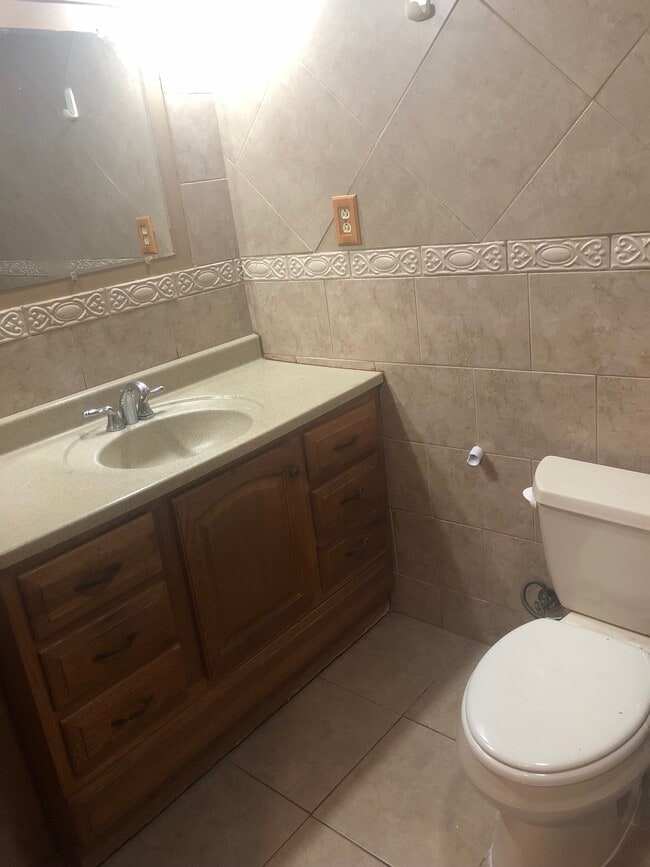 15737 NW 40th Ct, Unit 1 in Opa Locka, FL - Building Photo - Building Photo