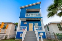 4123 Avenue M 1/2 in Galveston, TX - Foto de edificio - Building Photo