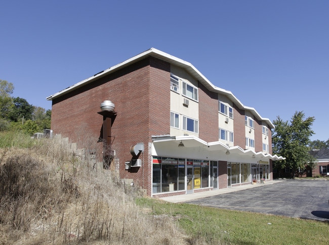 644-648 S Main St in Algonquin, IL - Building Photo - Building Photo