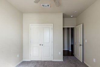 Villas at Colt Run Apartments in Houston, TX - Foto de edificio - Building Photo