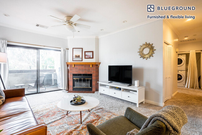 39975 Cedar Blvd-Unit -FL1-ID1606 in Newark, CA - Foto de edificio - Building Photo