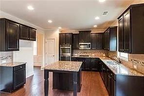 570 Eldridge Dr in Suwanee, GA - Foto de edificio - Building Photo