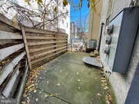 1411 W Thompson St photo'