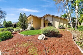 2923 E Sierra Dr in Thousand Oaks, CA - Building Photo - Building Photo