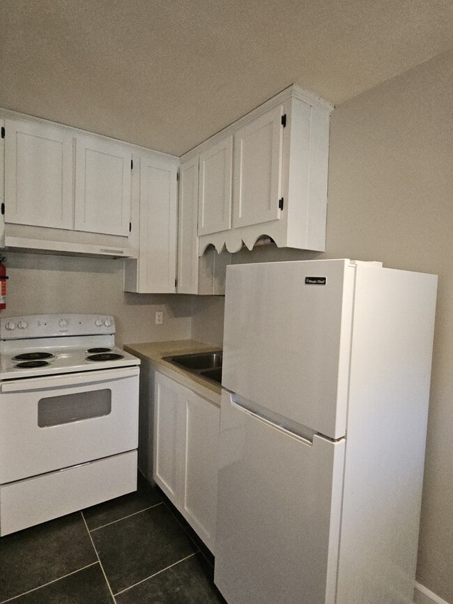 4709 Evelyn Rd NW in Winston-Salem, NC - Building Photo - Building Photo