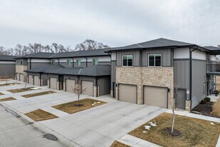 Stevens Creek Villas in Lincoln, NE - Building Photo