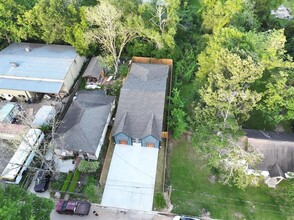 112 S San Jacinto St in Conroe, TX - Building Photo - Building Photo