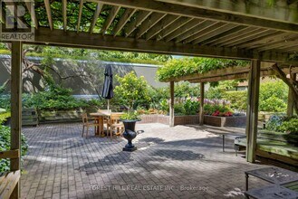 164 Cumberland St in Toronto, ON - Building Photo - Building Photo