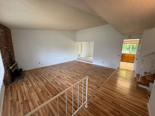 3809 NE 137th Pl in Portland, OR - Building Photo - Building Photo
