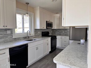 204 Dickinson Ave in Toms River, NJ - Building Photo - Building Photo