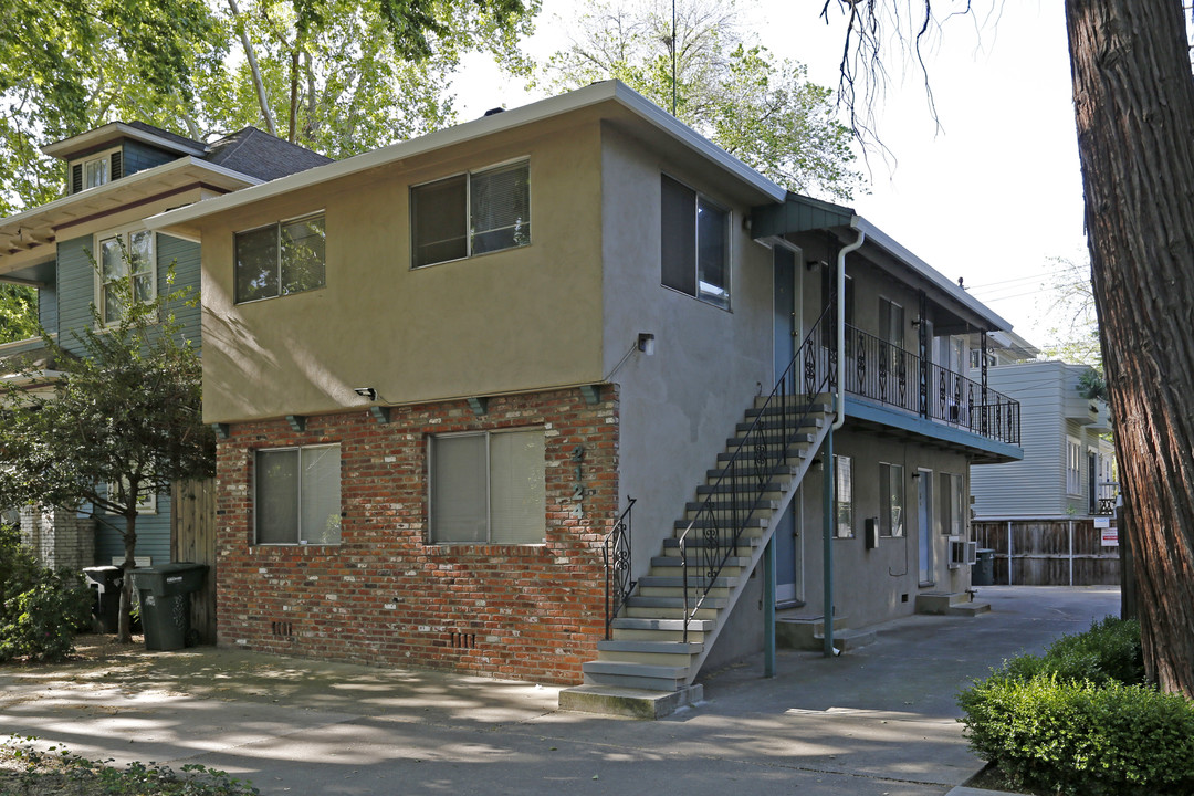 2124 H St in Sacramento, CA - Foto de edificio