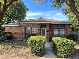 983 Mauve Dr in Lewisville, TX - Building Photo