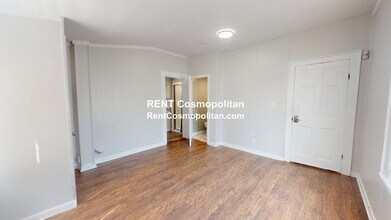 111 Boston Ave, Unit B in Medford, MA - Foto de edificio - Building Photo