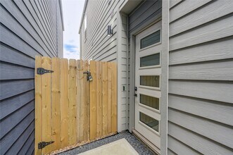 2906 Stevens St in Houston, TX - Foto de edificio - Building Photo