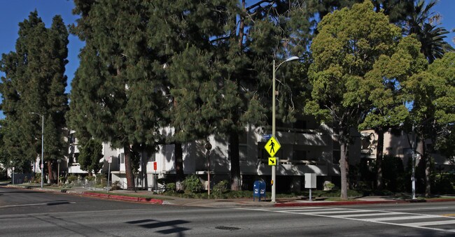 Hillview Apartments in Los Angeles, CA - Building Photo - Building Photo