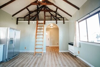 2104 Pine St in Eureka, CA - Building Photo - Building Photo