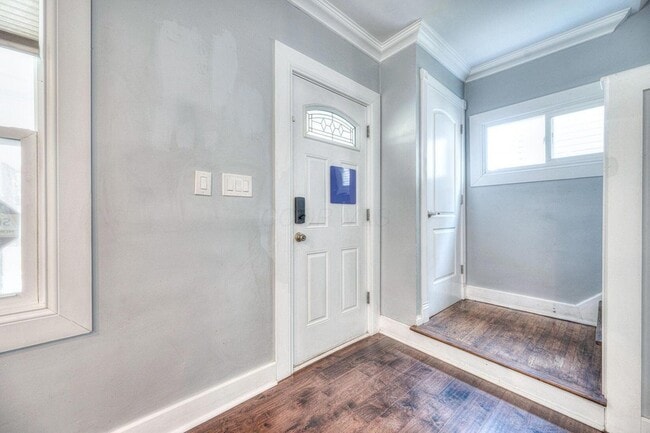 906 S Champion Ave in Columbus, OH - Building Photo - Building Photo
