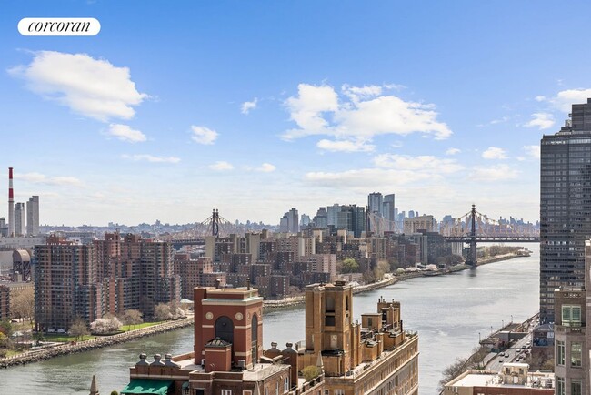 52 East End Ave in New York, NY - Foto de edificio - Building Photo