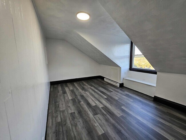 913 O Brien St in Pittsburgh, PA - Building Photo - Building Photo