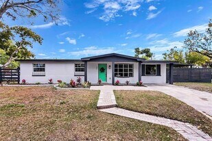 301 N Fremont Ave in Tampa, FL - Building Photo