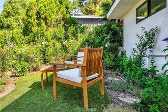 21806 Ybarra Rd, Unit 3 in Los Angeles, CA - Building Photo - Building Photo