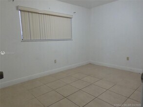 2660 W 76th St-Unit -106 in Hialeah, FL - Building Photo - Building Photo