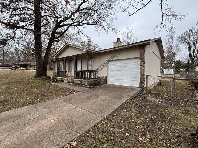 101 Darryl Ct in Jacksonville, AR - Foto de edificio - Building Photo