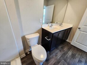 401 Wood Duck Dr in Cambridge, MD - Foto de edificio - Building Photo