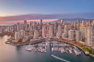 The Peninsula in Vancouver, BC - Building Photo - Building Photo